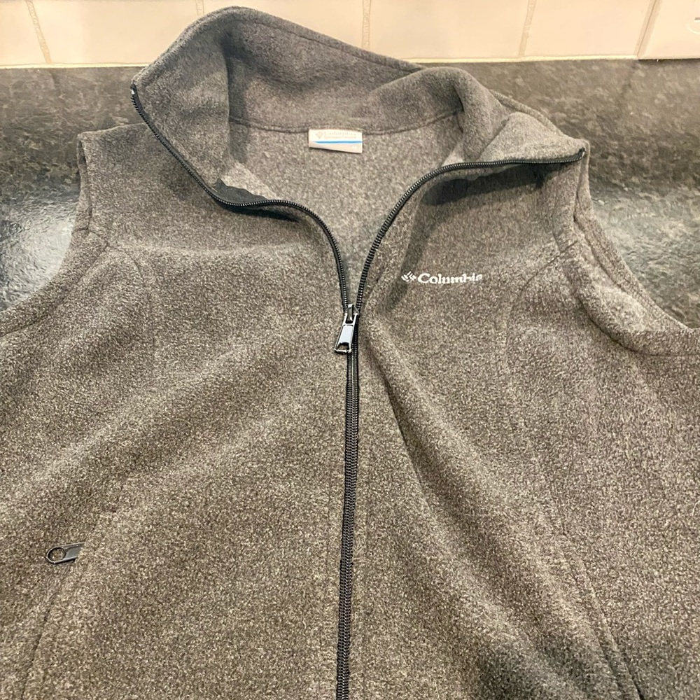 Columbia Fleece Full Zip Vest - Medium